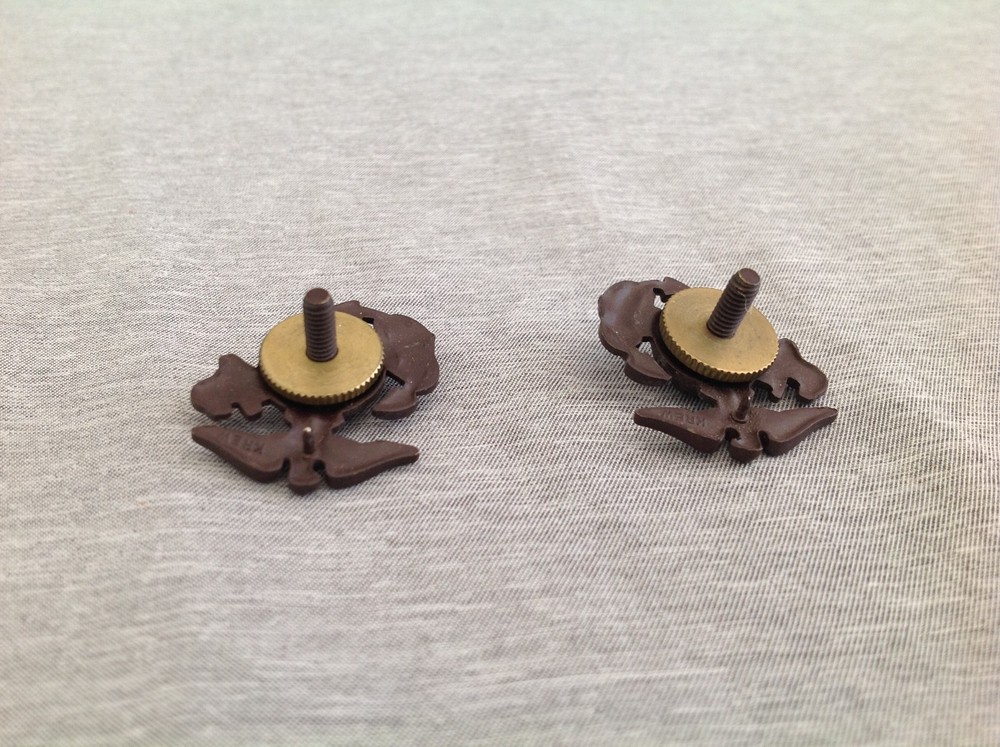2 Krew USMC Screw Back Hat Badges
