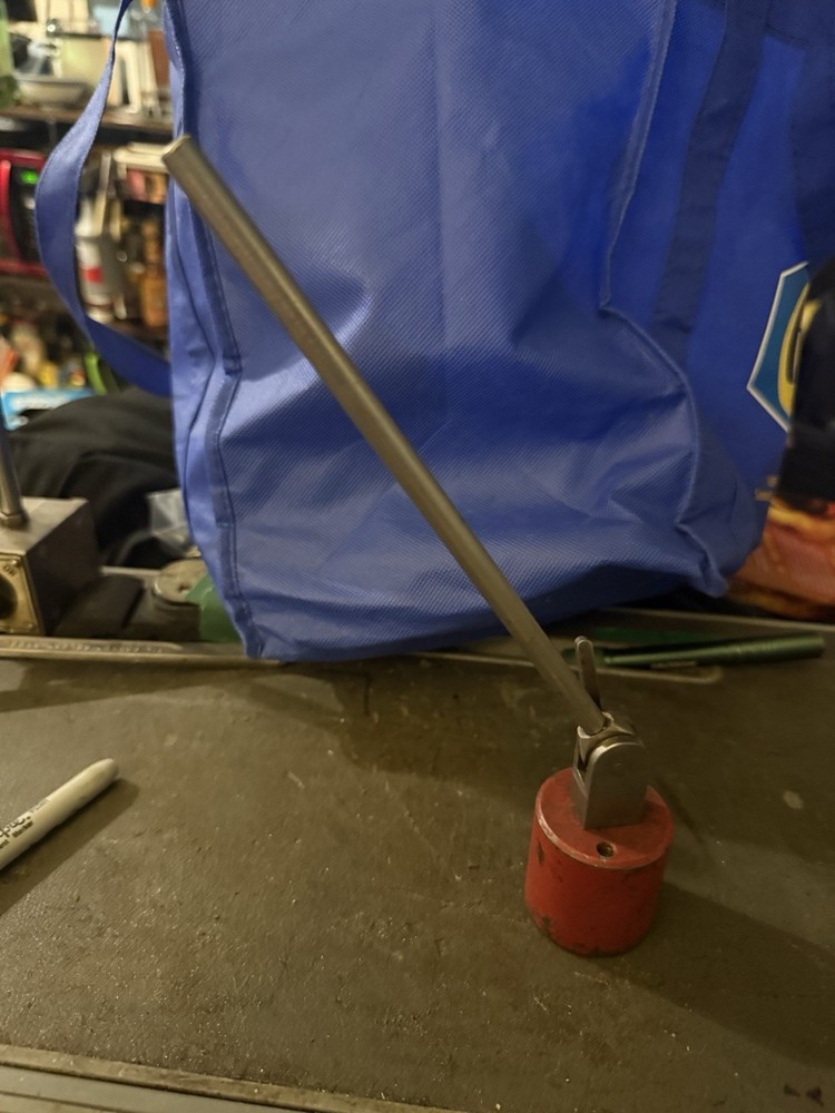 SHARS MINI UNIVERSAL MAGNETIC BASE INDICATOR HOLDER %2