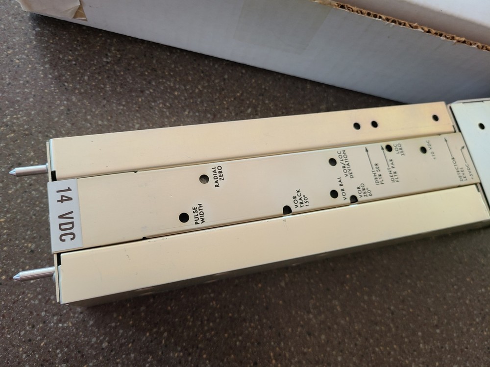 Collins VIR 351 NAV radio