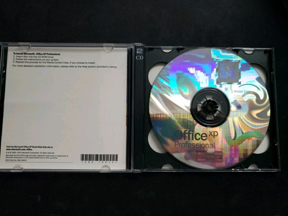 Microsoft Office XP Professional Version 2002 2-CD Set w/ Product Key