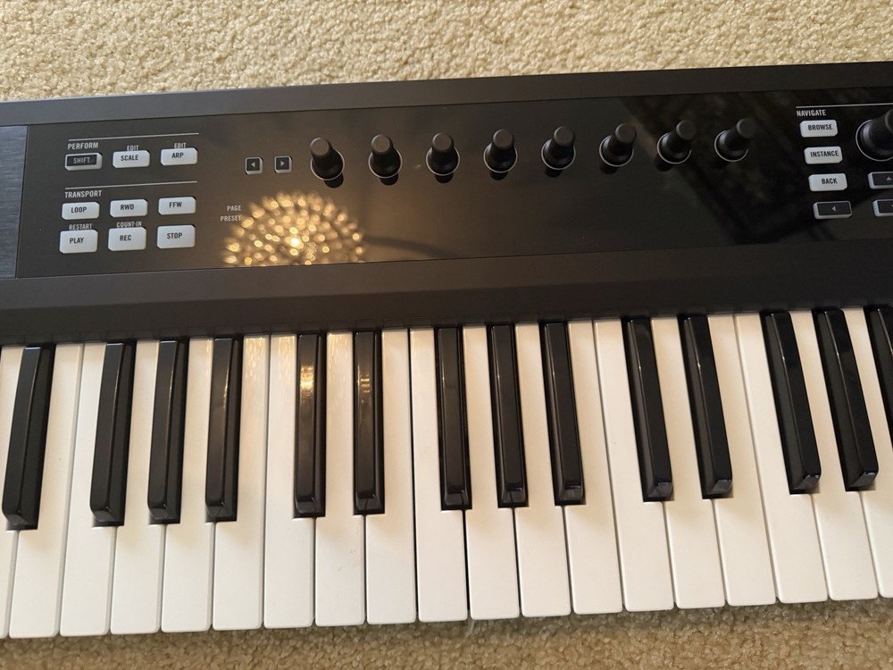 Native Instruments Komplete Kontrol S49 Mk1 Controller Keyboard