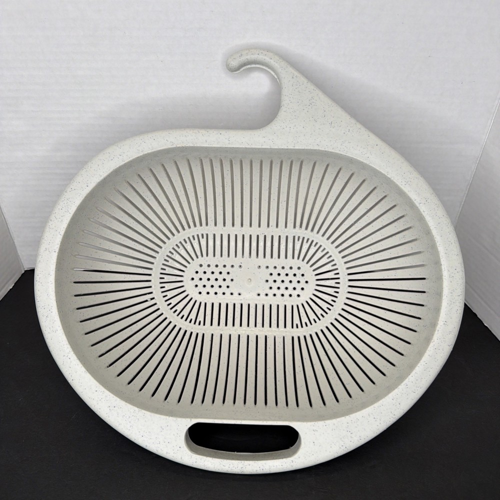 Yaffa Vintage Basic Line Colander Strainer Basket White #26 Hanging Hook Handle