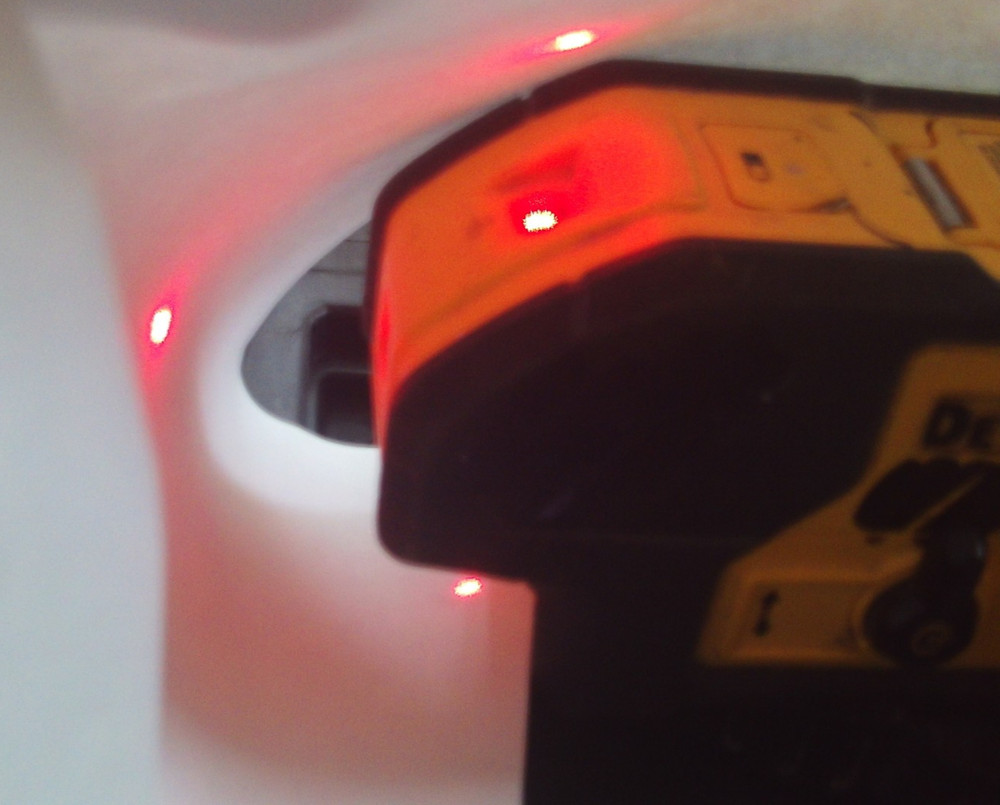 DeWalt DW083 3 Beam Laser Pointer Level, with Storage Case