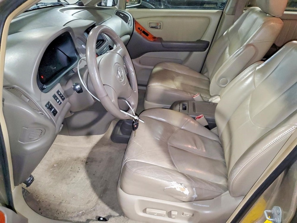 Used Headrest fits: 2001 Lexus RX300 Grade A
