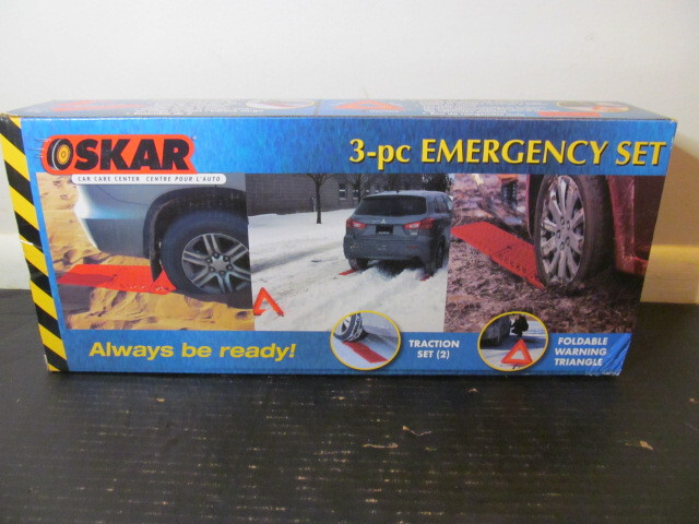 Oskar 3 Piece Emergency Set with Two Traction Pads + Folding Triangle