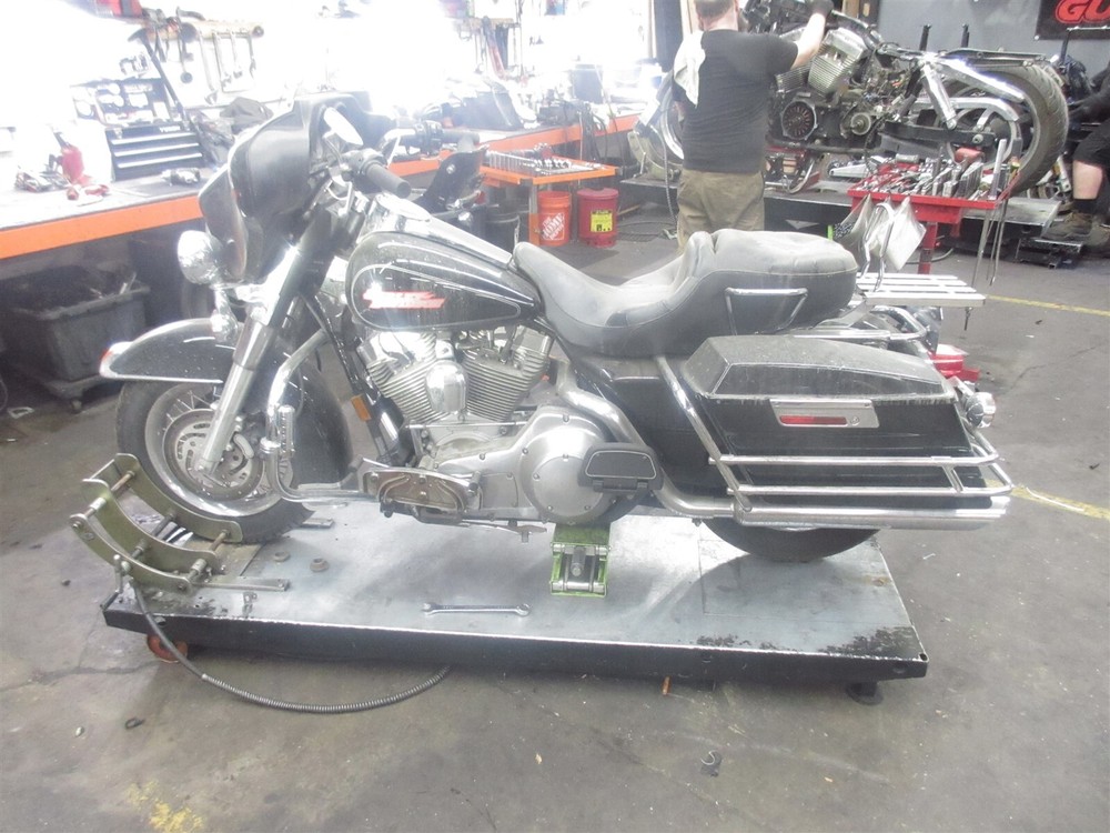 2005 Harley Electra Glide Standard FLHTI Left Switch Clutch Control Lever Perch