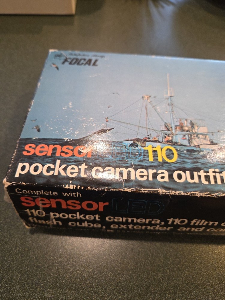 Vintage Focal Sensor LED 110 pocket camera W/Box