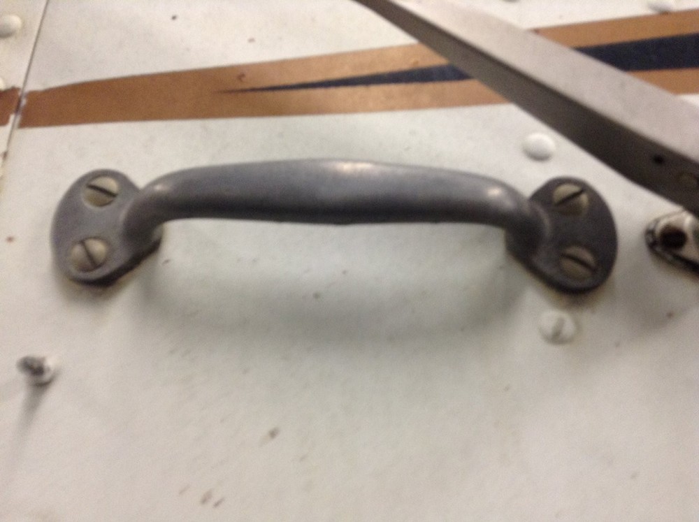 Freightliner FLT 8(in) Grab Handle, Cab Entry (Front) - Used
