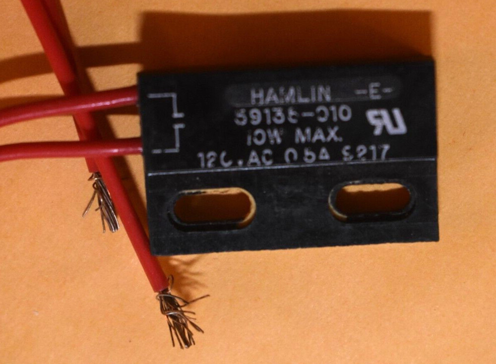 HAMLIN - 59135-010 - MAGNETIC SENSOR REED SWITCH - NEW