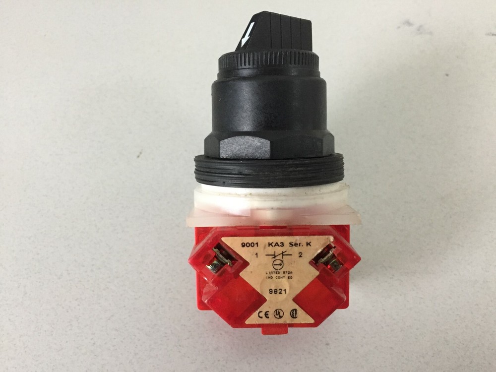 SQUARE D 9001KA3 2 POSITTION SELECTOR SWITCH