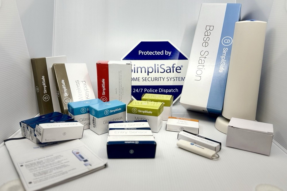 SimpliSafe Home Security System - 1st Generation - 17 Piece Bundle NEW