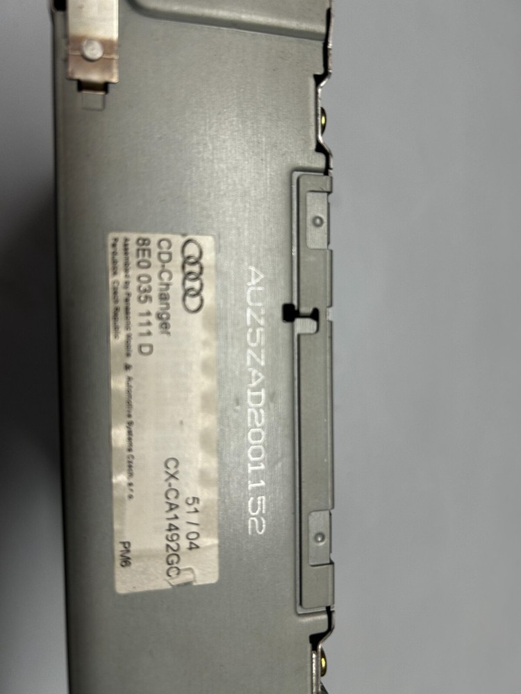 GENUINE AUDI A3, A4 CD CHANGER 8E0035111D