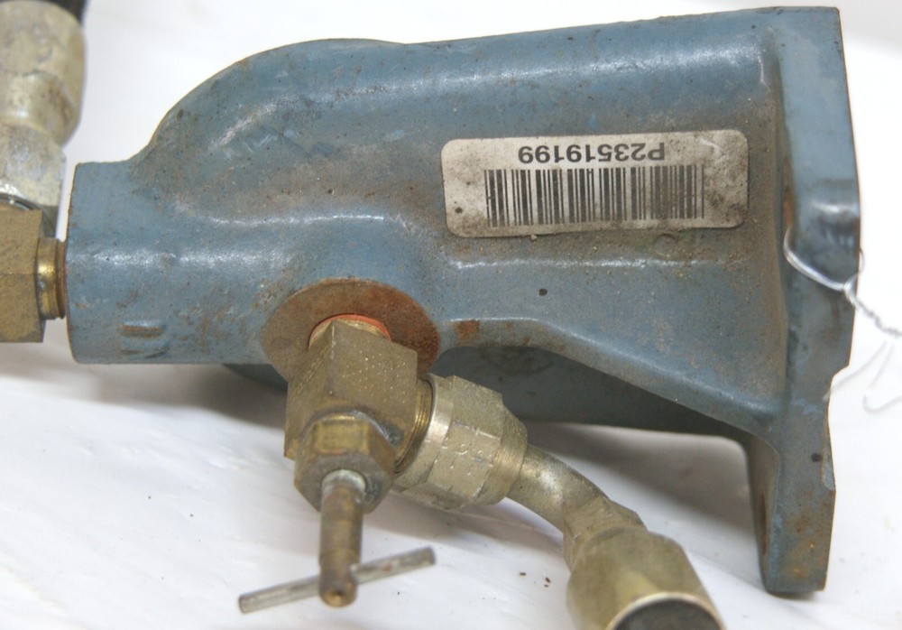 Regulator with Aeroquip Hoses 9857