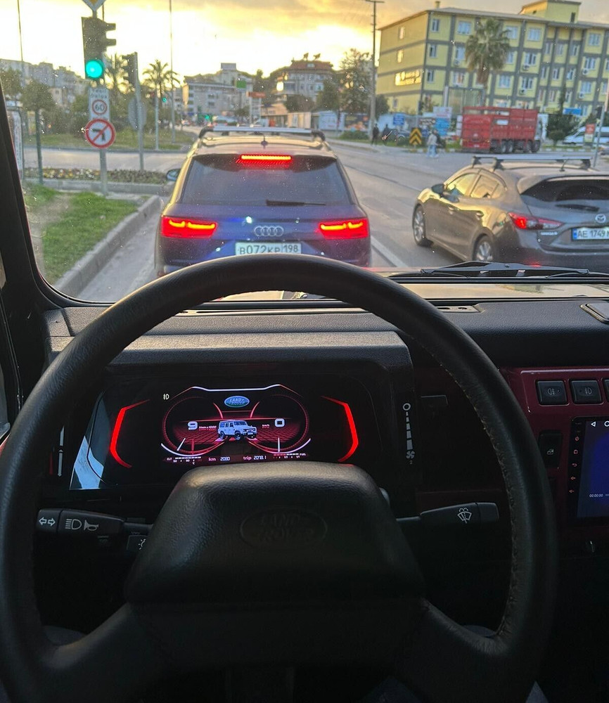 LAND ROVER DEFENDER DIGITAL DASHBOARD