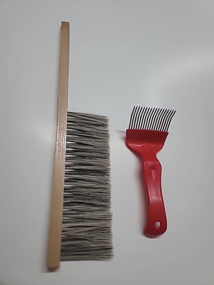 Bee Keeping Honey Uncapping Fork w/ Bee Hive Brush