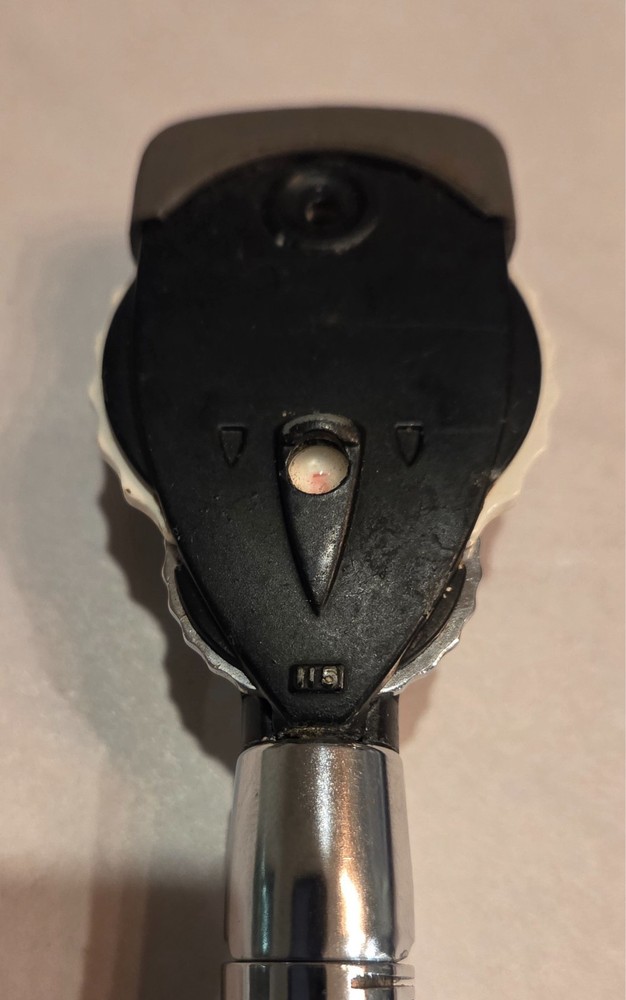 Welch Allyn Otoscope 707 Plugin Handle 2 Light Head