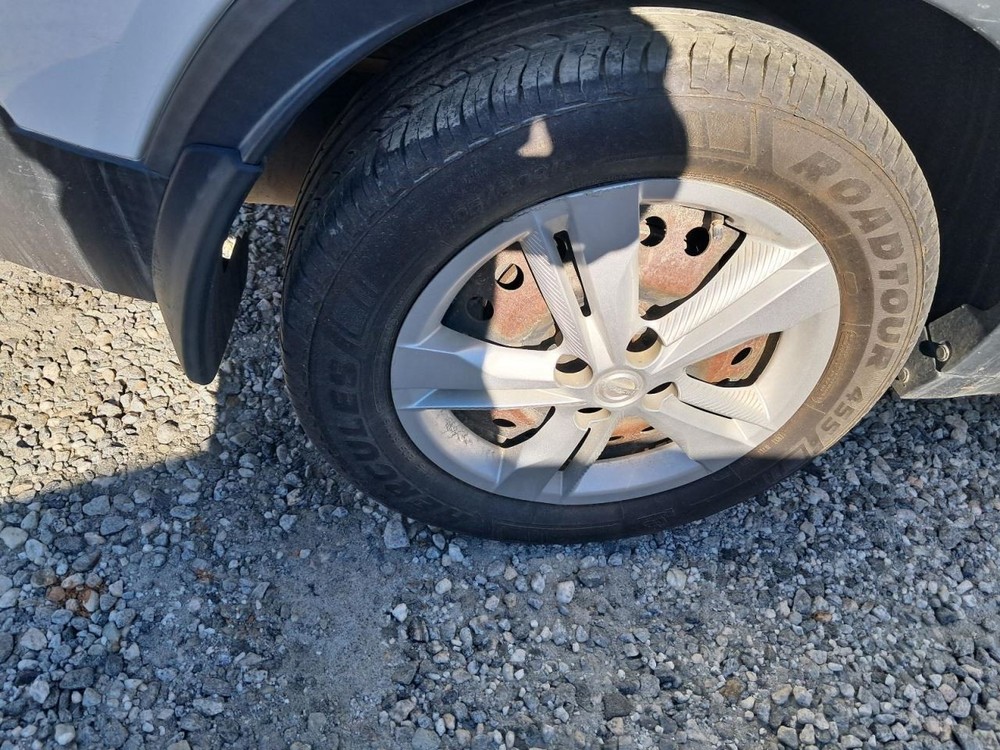 KICKS 2019 Glove Box 4824483