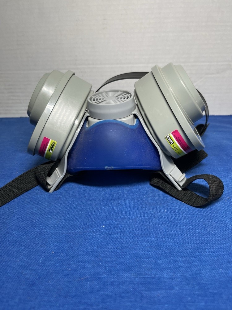 MSA Half Face Reusable Respirator Blue & Gray AdjustableStraps Size Medium