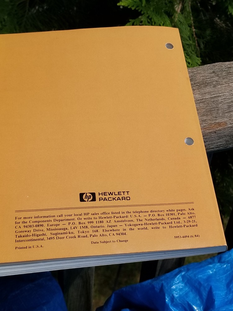 2 VINTAGE ELECTRONICS BOOKS HEWLITT PACKARD DIODE TRANSISTOR CATALOG 1982 , '84