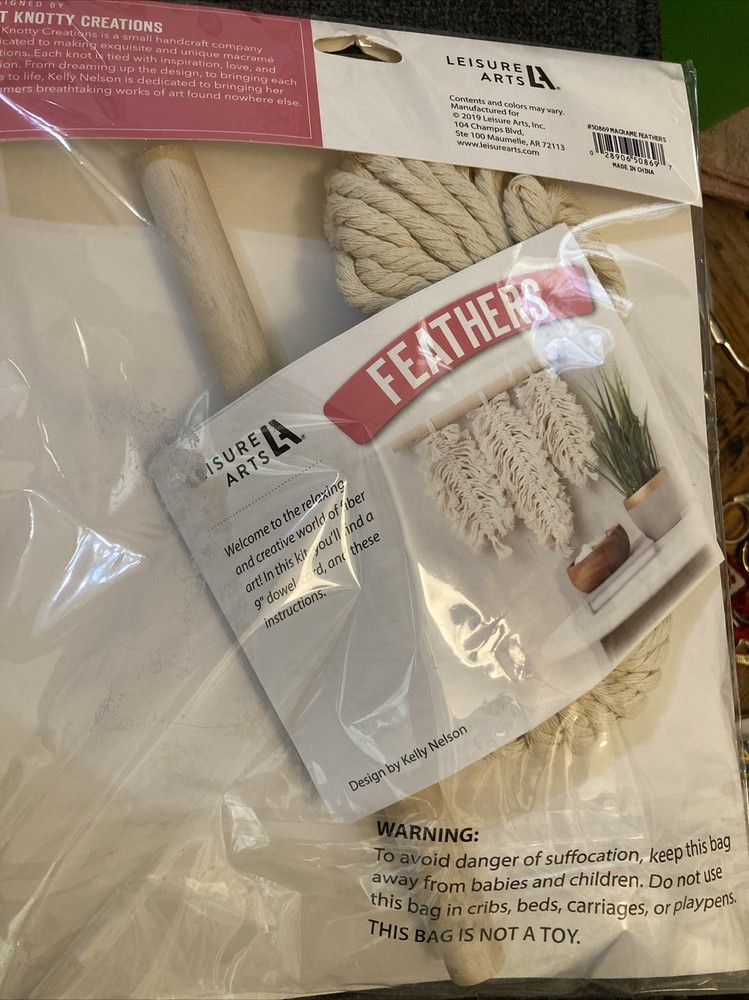Leisure Arts 3 Piece "FEATHERS" Macrame Project Kit