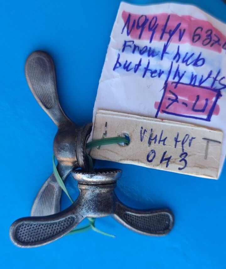 VERY OLD BUTTERFLY FRONT NUTS SOLID  HUB AXLE  DADI A GALLETTO