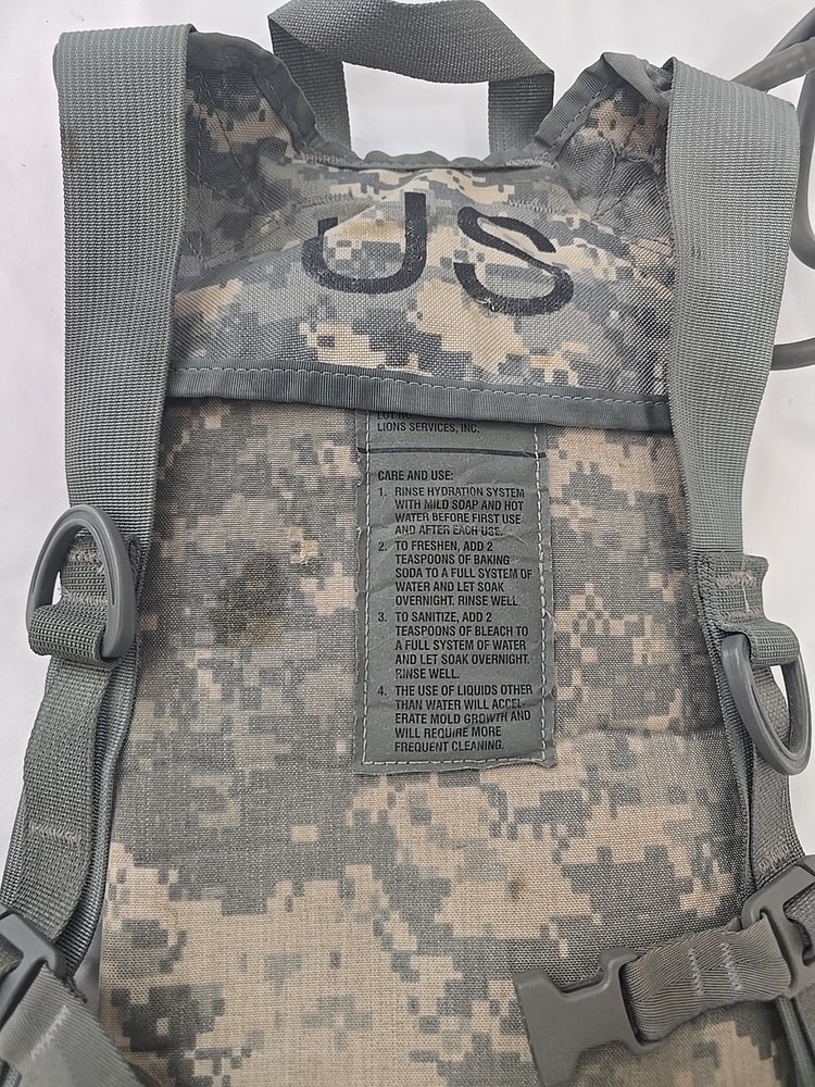 Salty USGI Molle II Carrier Hydration System ACU