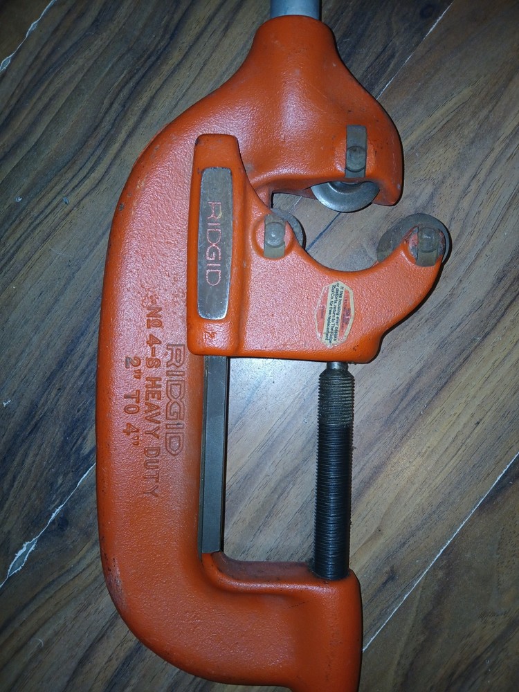 RIDGID 4-S PIPE CUTTER NEW $325
