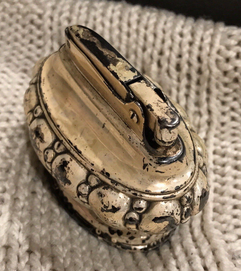 VINTAGE RONSON CROWN TABLE LIGHTER SILVER PLATED