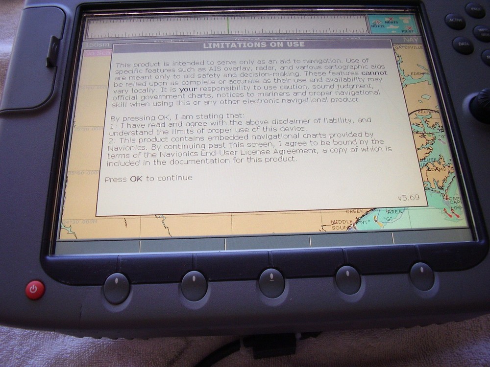 Raymarine E120 Classic Chartplotter & MFD Display; Works Great