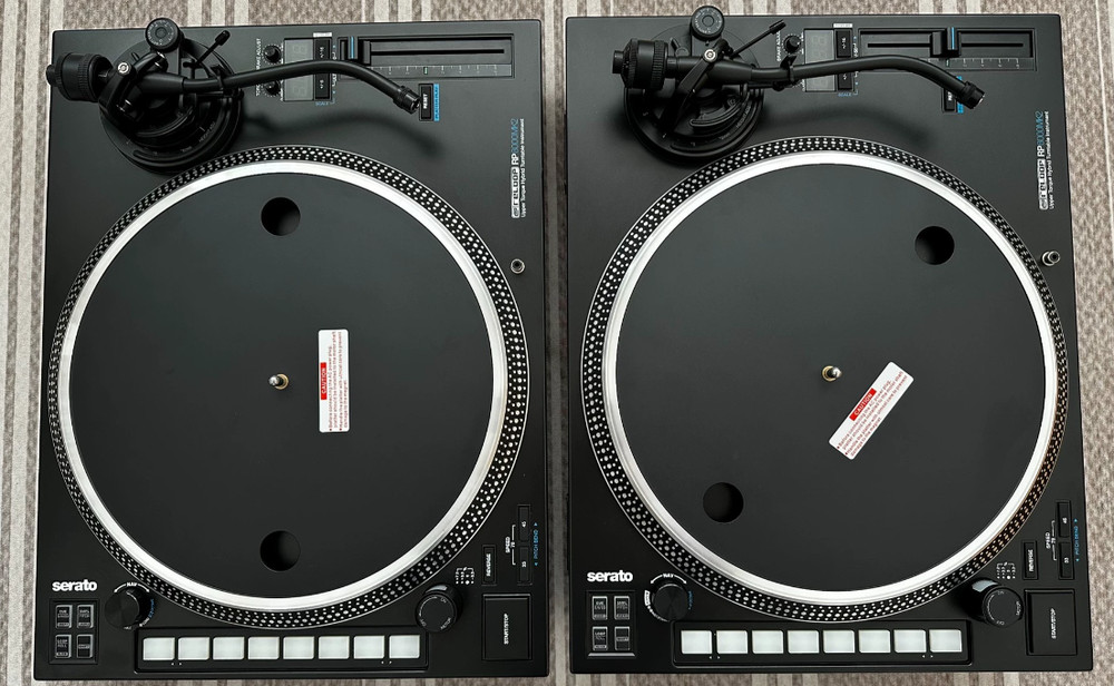 A pair of Reloop RP8000MK2 DJ Turntable