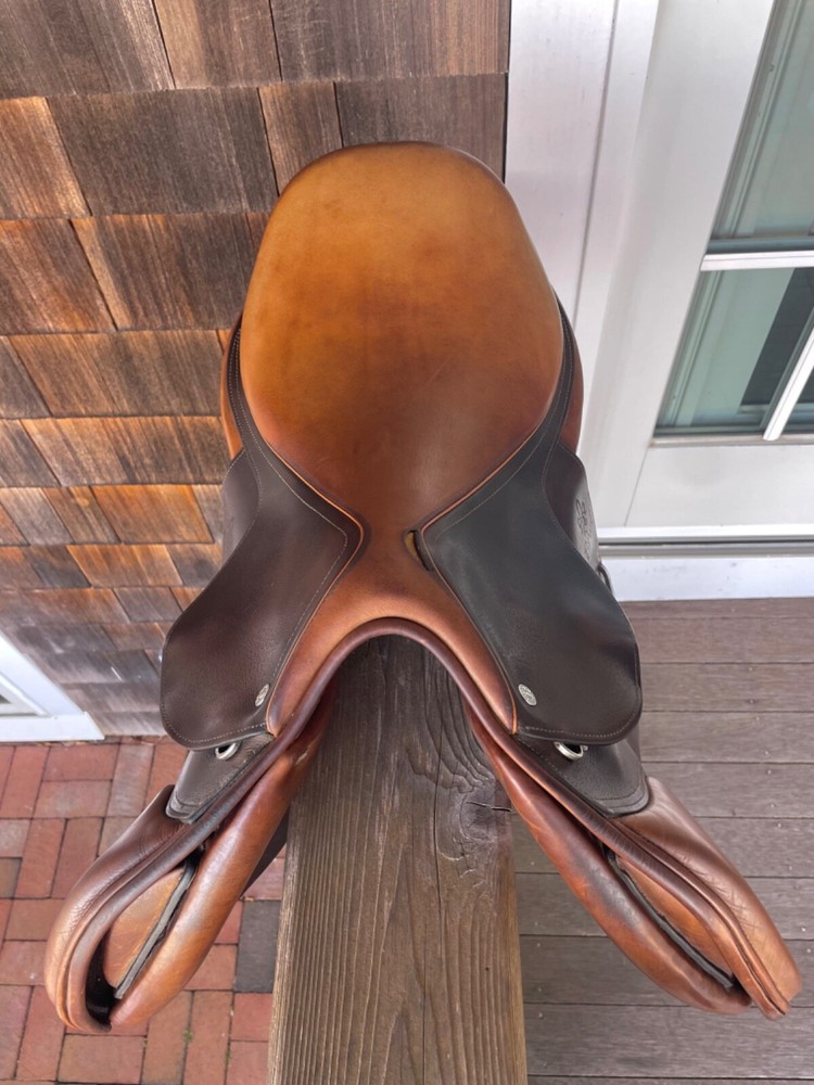 BEVAL SADDLE - 16.5” - MEDIUM TREE - TREE AND LEATHER IN PERFECT CONDITION!