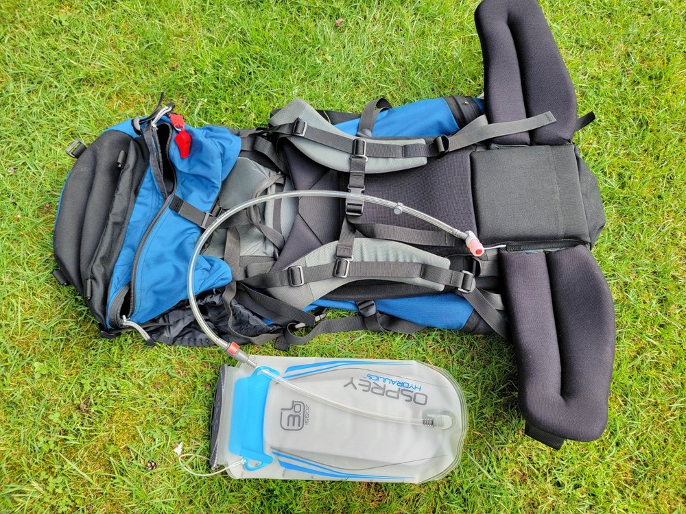 OSPREY 1990's Highlander Vector Two W/ 3L Bladder Internal Frame Hiking Backpack