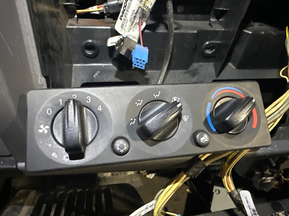 2011-2024 Peterbilt 337 Heater A/C Temperature Controls - Used