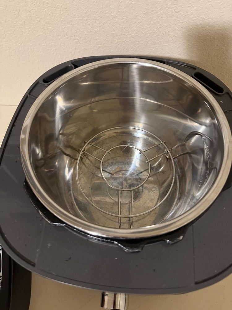 Pampered Chef Multi-Function Electric Pressure Cooker w/ Inner Pot