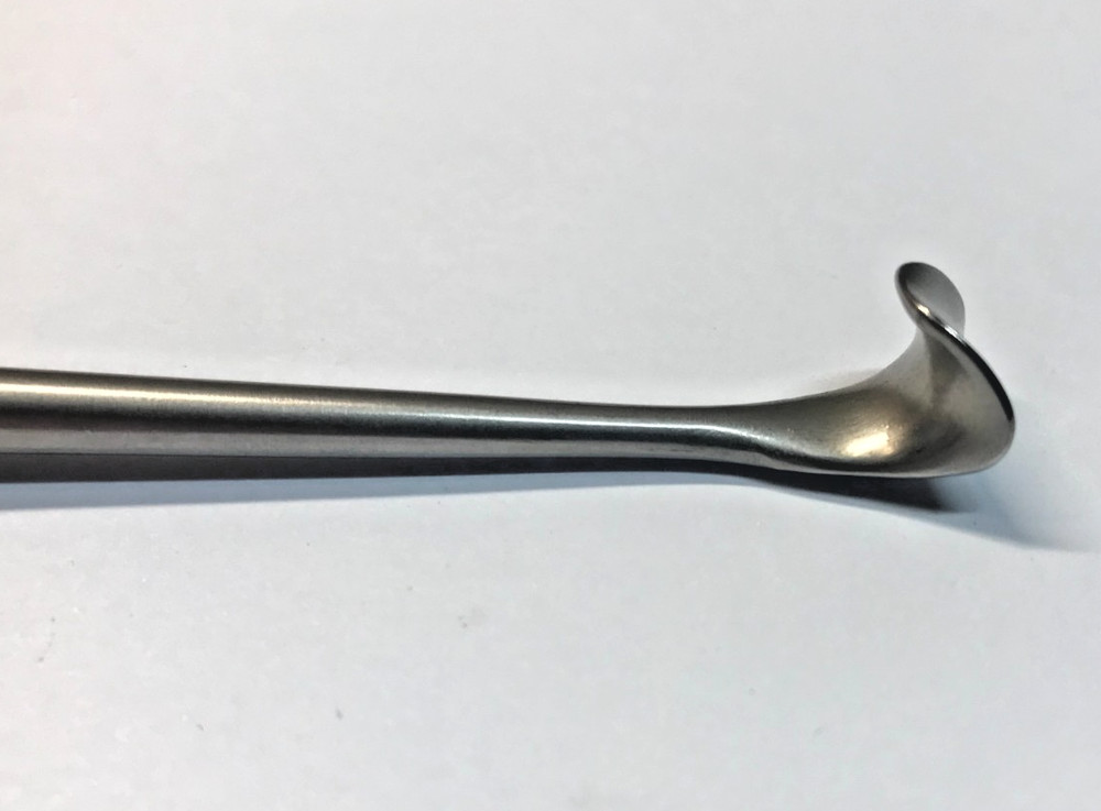 V. Mueller NL1003 Cushing Retractor 9"