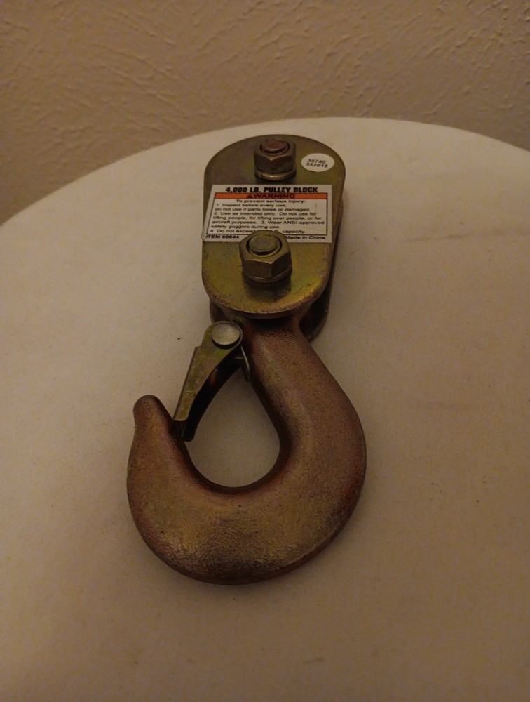 4 000 LB Pulley Block with Hook .