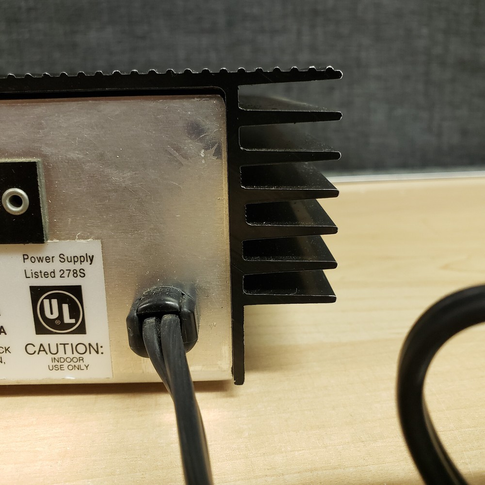 Micronta Regulated 12 Volt Power Supply 278S