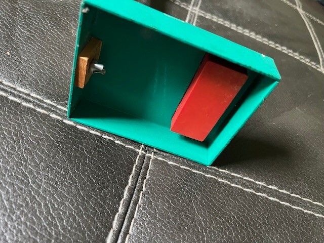 Vintage Singer Mini-Max Skirt Maker. Nice condition