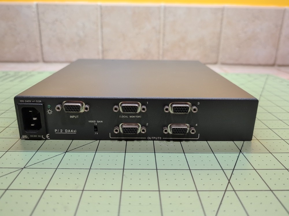 Extron VGA Distribution Amplifier P/2 DA4xi Splitter 1 Input 4 Outputs