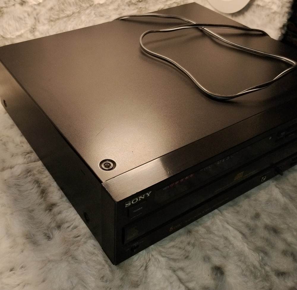 SONY CDP-C705 CD 5 Disc Player 18 Bit Linear 8 Times Oversampling