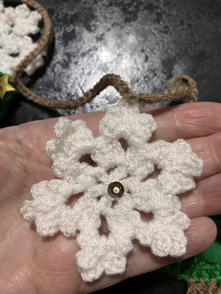 🌲❄️ Christmas Bunting Tree Sparkly Snowflake Hand Crochet Window Gift Sequins