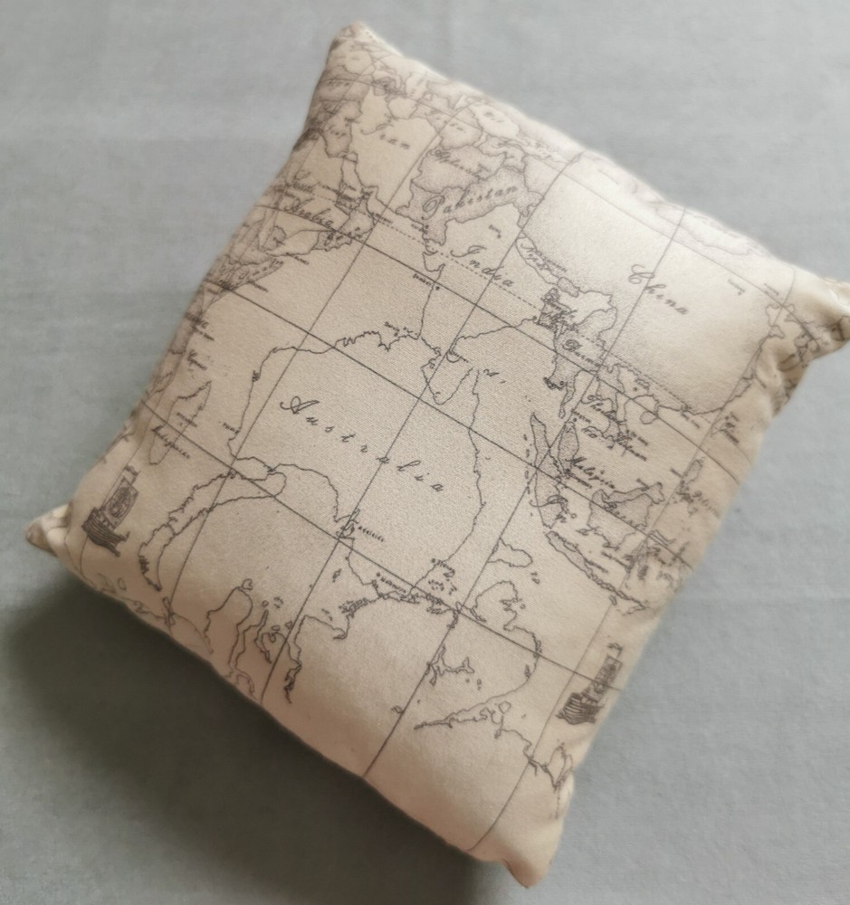 Alviero Martini 1 Classe Pillow Display for Any Use Good Condition