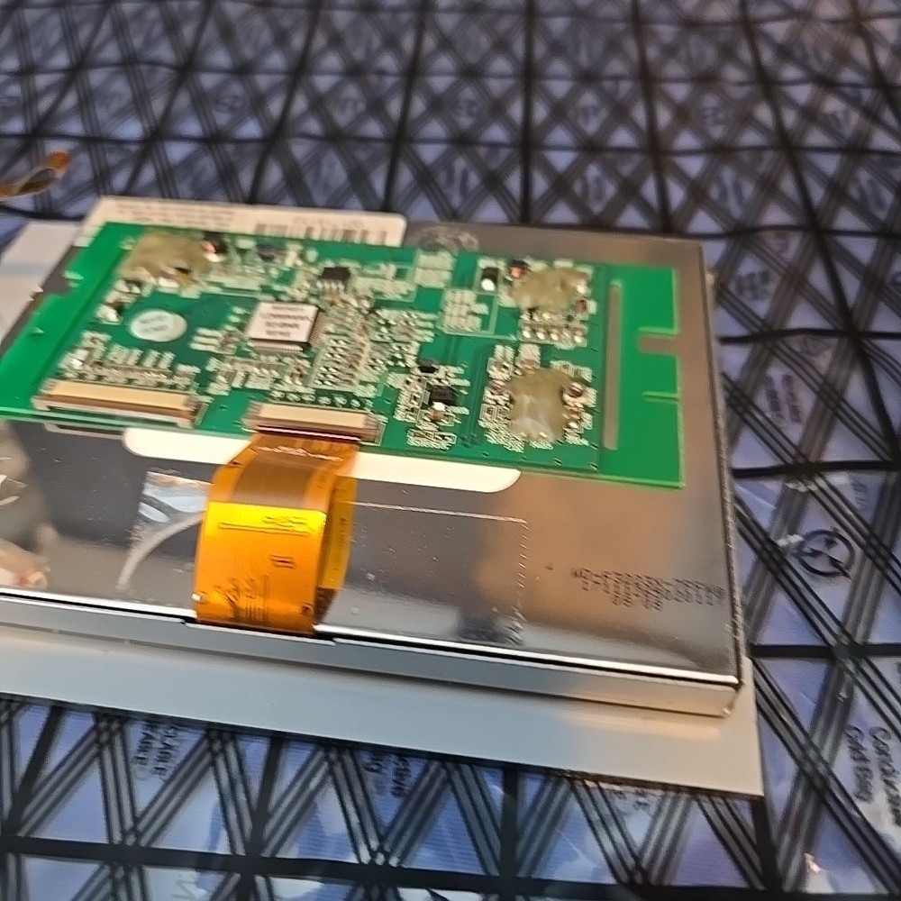 BERNINA 820 LCD DISPLAY & TOUCH SCREEN WORKING TESTED