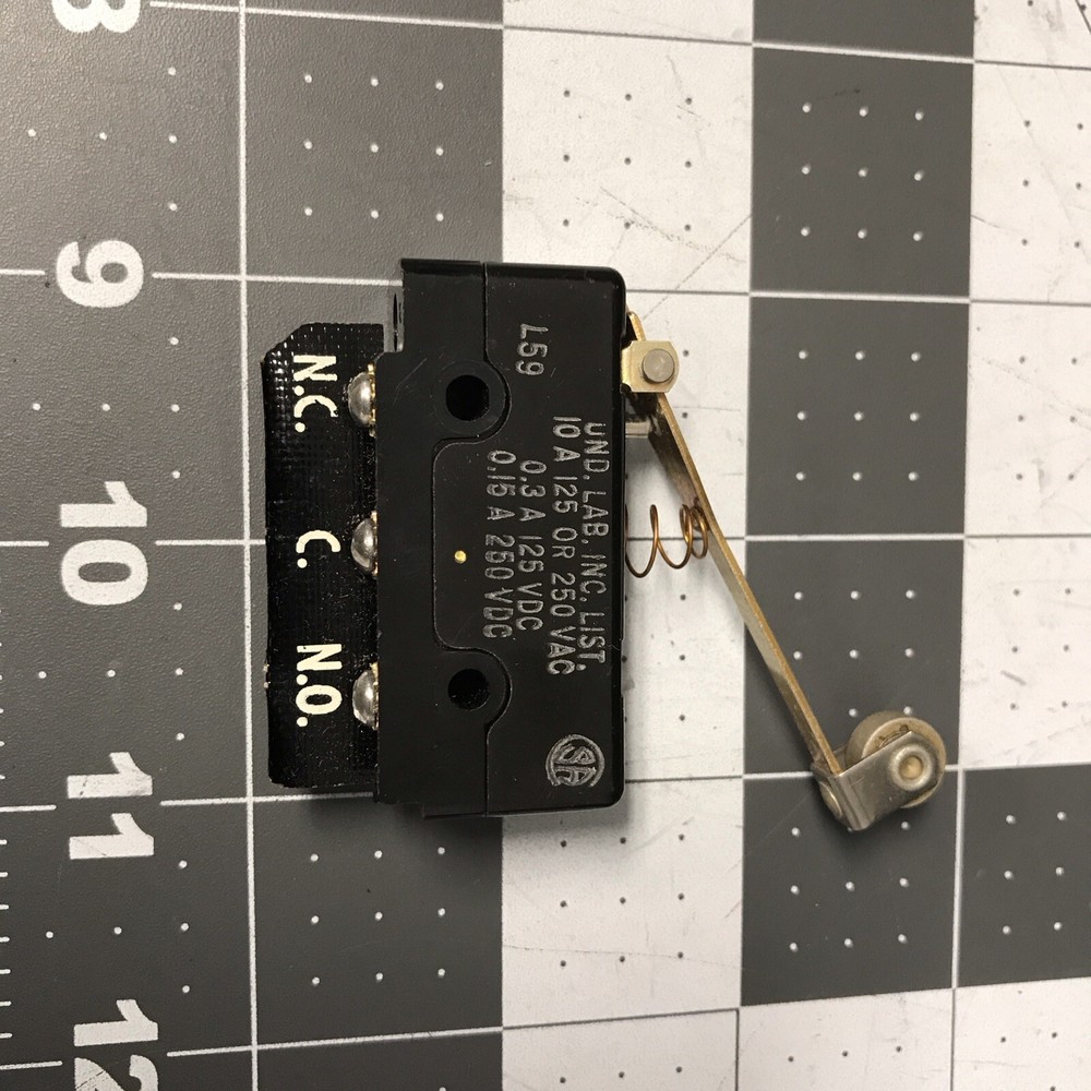 Micro Switch DT-2RV2-A7 (LA20V)