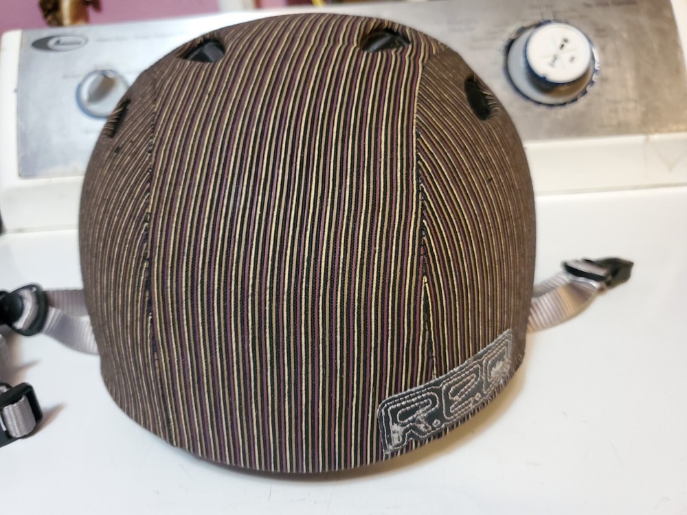 Snowboarding & Skiing Helmet Size 60 Large HI-FI R. E.O. Protective Headgear
