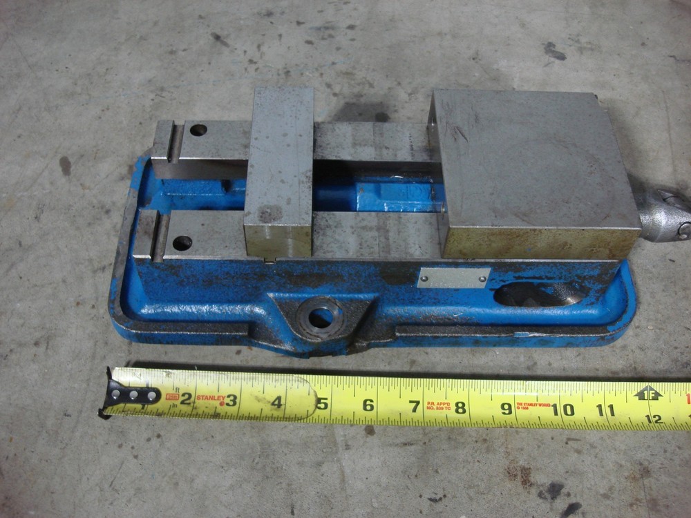 Kurt D40 4″ Machine Vise 6.5" Opening with Handle 011699