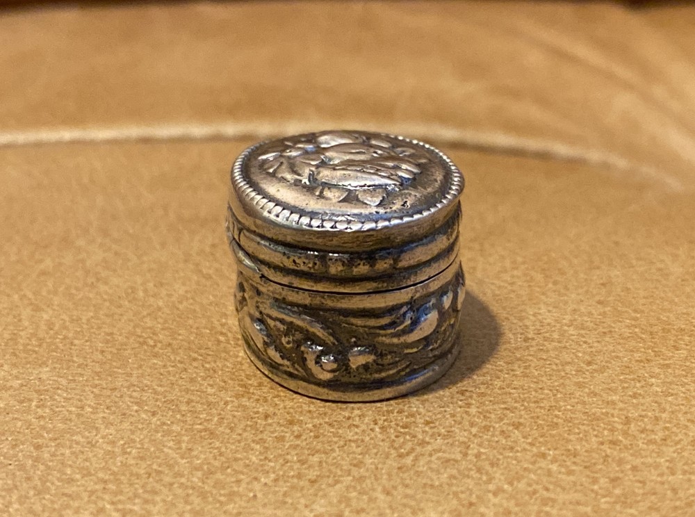 Vintage Italian 800 Silver Fruit Decorated Hinged Lid Patch Box-Makers Marks