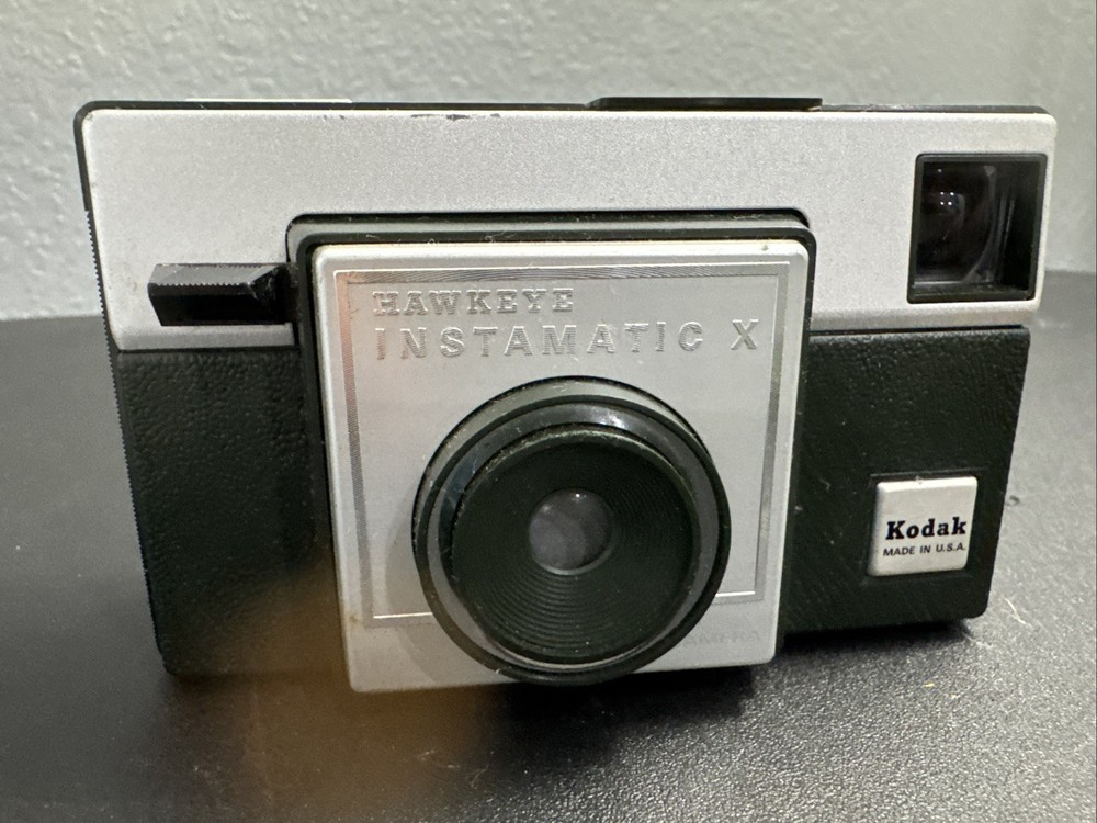 Vintage KODAK HAWKEYE INSTAMATIC X Camera