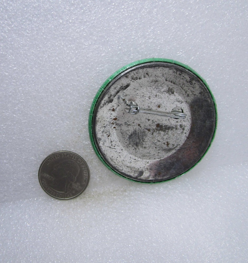Vita-Green Lawn Grows Button Pin