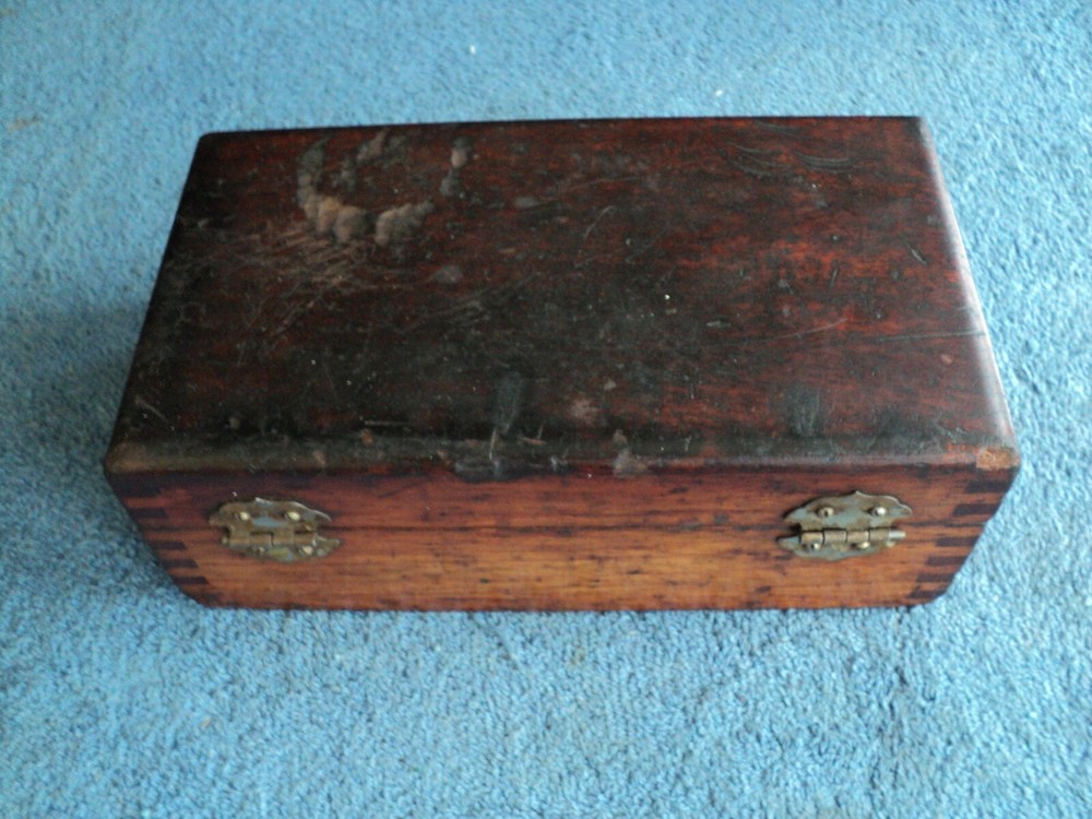 ANTIQUE DIAL INDICATOR SET IN VERY COOL CASE